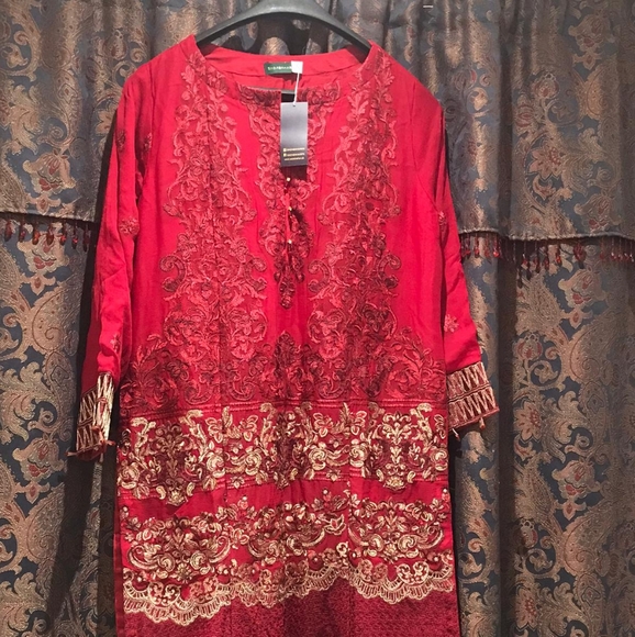 Dress - Picture 1 of 4